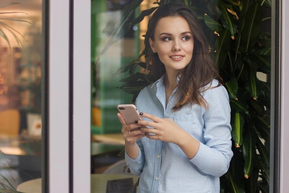 Why Young Women Prefer Older Men All Reasons Here