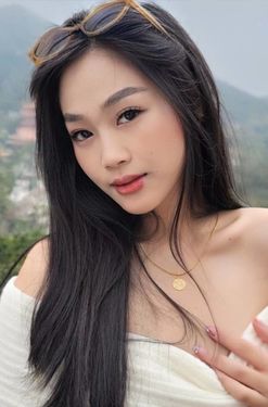 Nica, 24 from Manila , Philippines