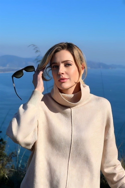 44 y.o. Nelia from Rome, Italy - ID 1387065