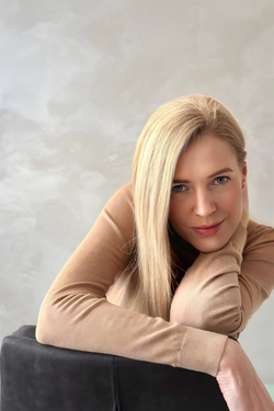 44 y.o. Nelia from Rome, Italy - ID 1387065