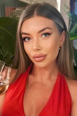 Chinese Bride:Olena, 30 from Kyiv, Ukraine