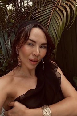 Yelyzaveta, 38 from Miami, USA - photo at GoldenBride