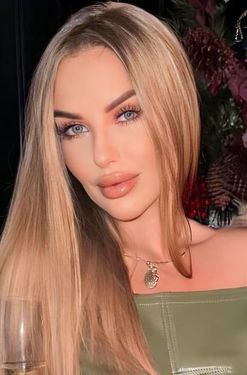 Colombian Bride:Andriana, 34 from Dubai, United Arab Emirates