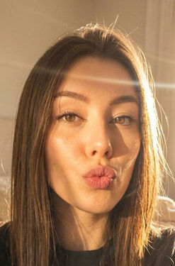 Oleksandra, 18 from Uzhhorod, Ukraine