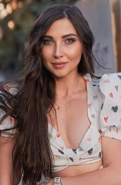 Victoria, 35 from Playa del Carmen, Mexico