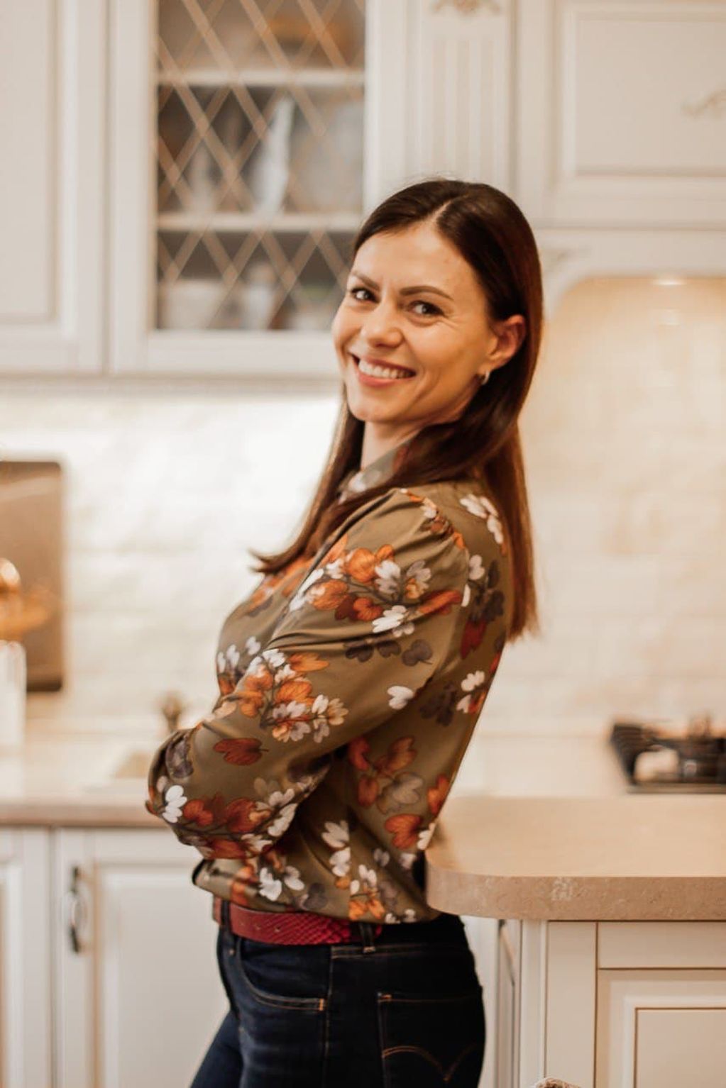 39 y.o. Olesia from Odessa, Ukraine - Green eyes, Brown Hair - ID ...