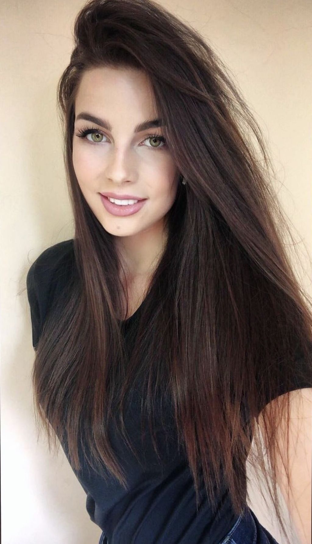 21-y-o-polina-from-warsaw-poland-gray-eyes-black-hair-id-850243