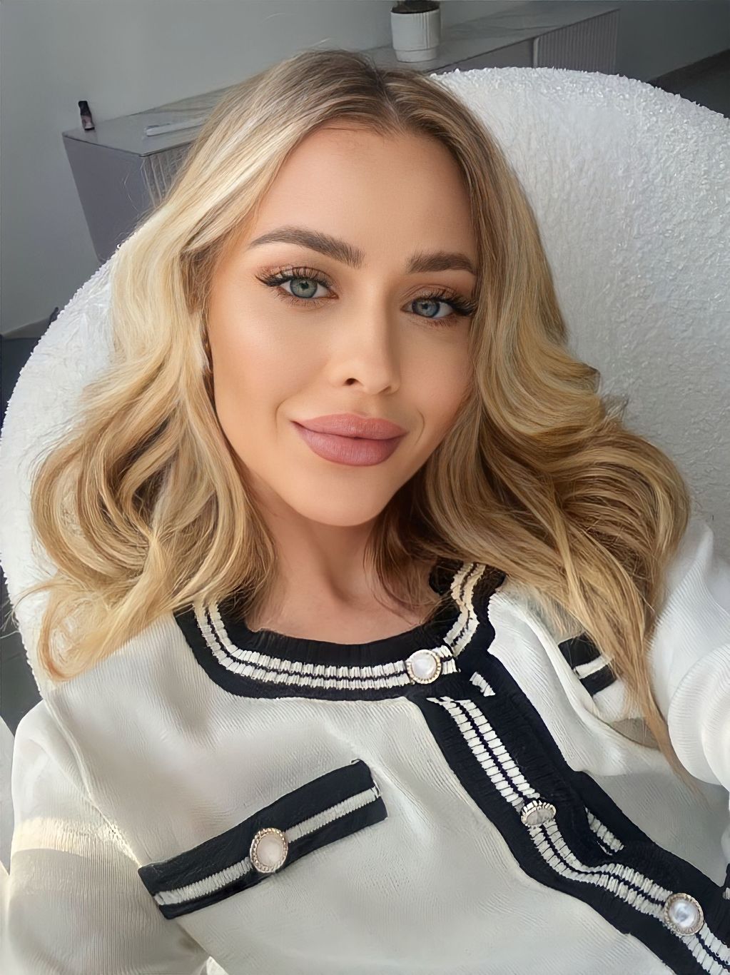 29 Y o Iryna From Shanxi China Blue Eyes Blond Hair ID 861243 