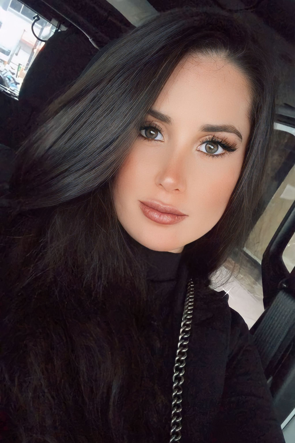 35-y-o-bianca-from-madrid-spain-green-eyes-brown-hair-id-883654