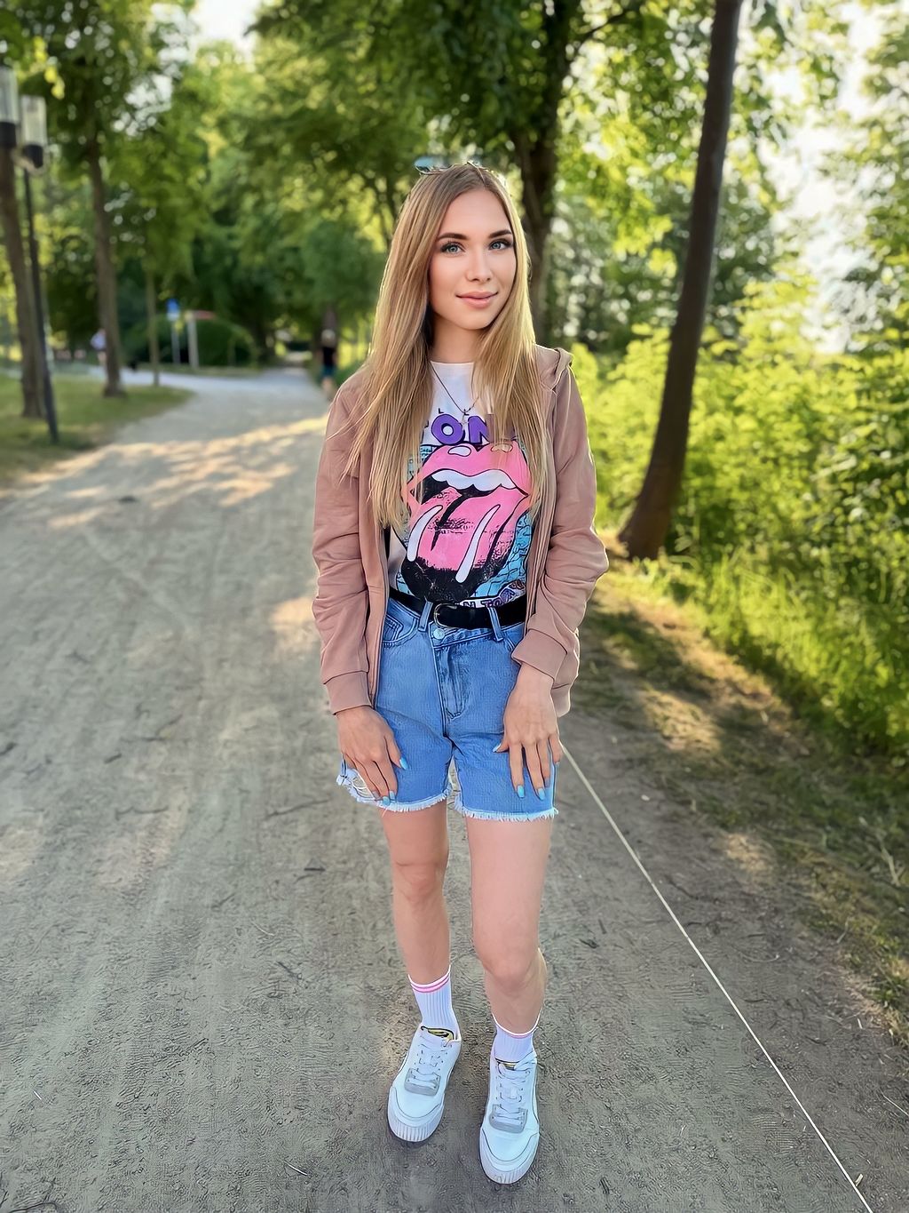24 y.o. Karyna from Berlin, Germany - Gray eyes, Blond Hair - ID 895237 ...