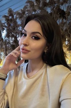 23 y.o. Alina from Kharkiv, Ukraine - Green eyes, Brown Hair - ID ...