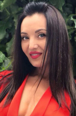 Hulnara, 52 from Toronto, Canada