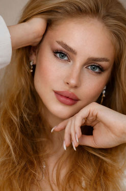 Anna, 22 from Berlin, Germany
