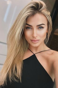 Viktoriia, 39 from Geneva, Switzerland