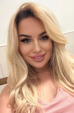 Elina, 32 from Hamburg, Germany