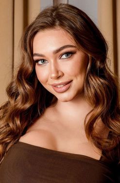 Olena, 27 from Kyiv, Ukraine