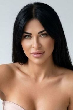 Viktoriia, 58 from Dortmund, Germany