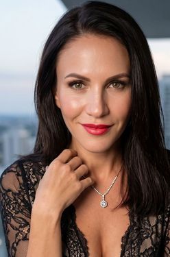 Iryna, 43 from Verona, Italy
