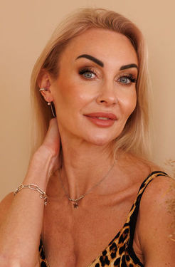 41 y.o. Yuliia from Ivano-Frankivsk, Ukraine - ID 943607