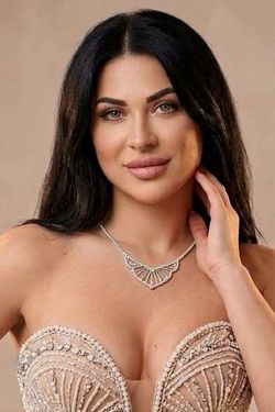 Viktoriia, 58 from Dortmund, Germany