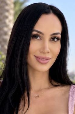 Lola, 43 from Dubai, United Arab Emirates