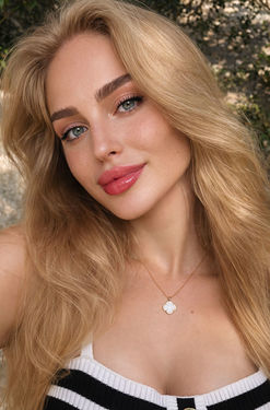 Anna, 22 from Berlin, Germany