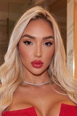 Laisla, 23 from Sao Paolo, Brazil