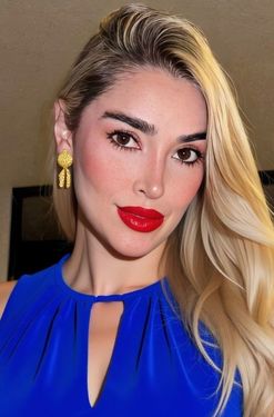 28 y.o. Mariana from Medellín, Colombia - ID 912567
