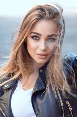 Veronika, 31 from Almere, Netherlands