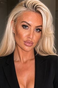 Lilly, 33 from London, United Kingdom