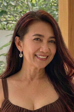 Monruedee, 44 from Bangkok, Thailand