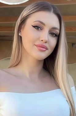 Madalina, 32 from Bucharest, Romania