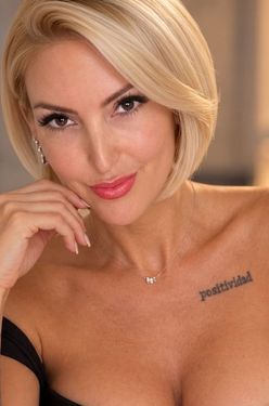 Rosalia, 45 from Bilbao, Spain