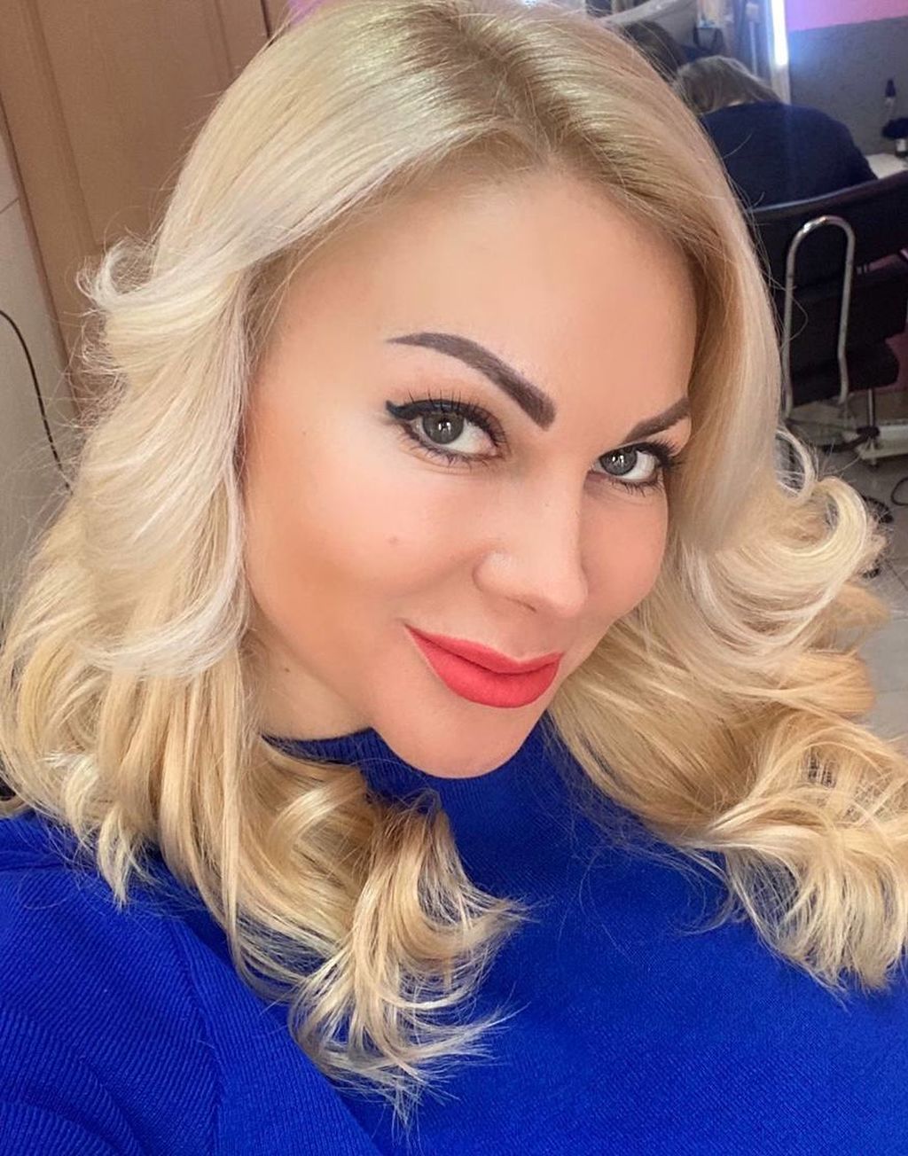 42 y.o. Yulia from Chernihiv, Ukraine - Green eyes, Blond Hair - ID ...