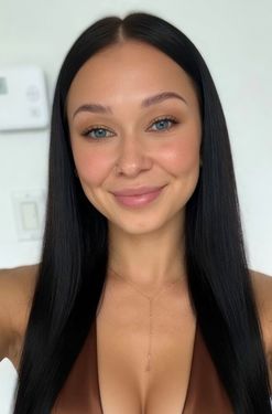 Alina, 31 from Vancouver, Canada