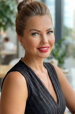 Olga, 48 from Varna, Bulgaria