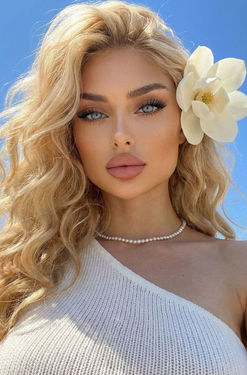Kallitropia, 35 from Athens, Greece