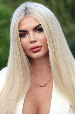 Yana, 38 from Kharkiv, Ukraine